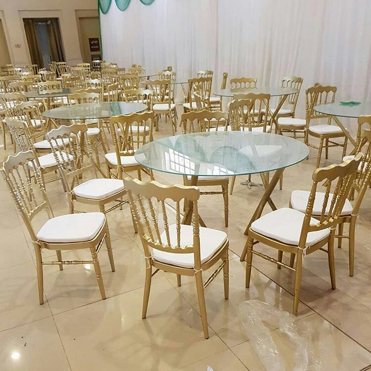 تأجير الكراسي والطاولات في الكويت مع شركة أبلة منيرة 66068773